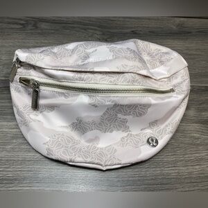Lululemon Adventurer Belt Bag 2.5L Heritage Camo Yoga White Opal Crossbody New